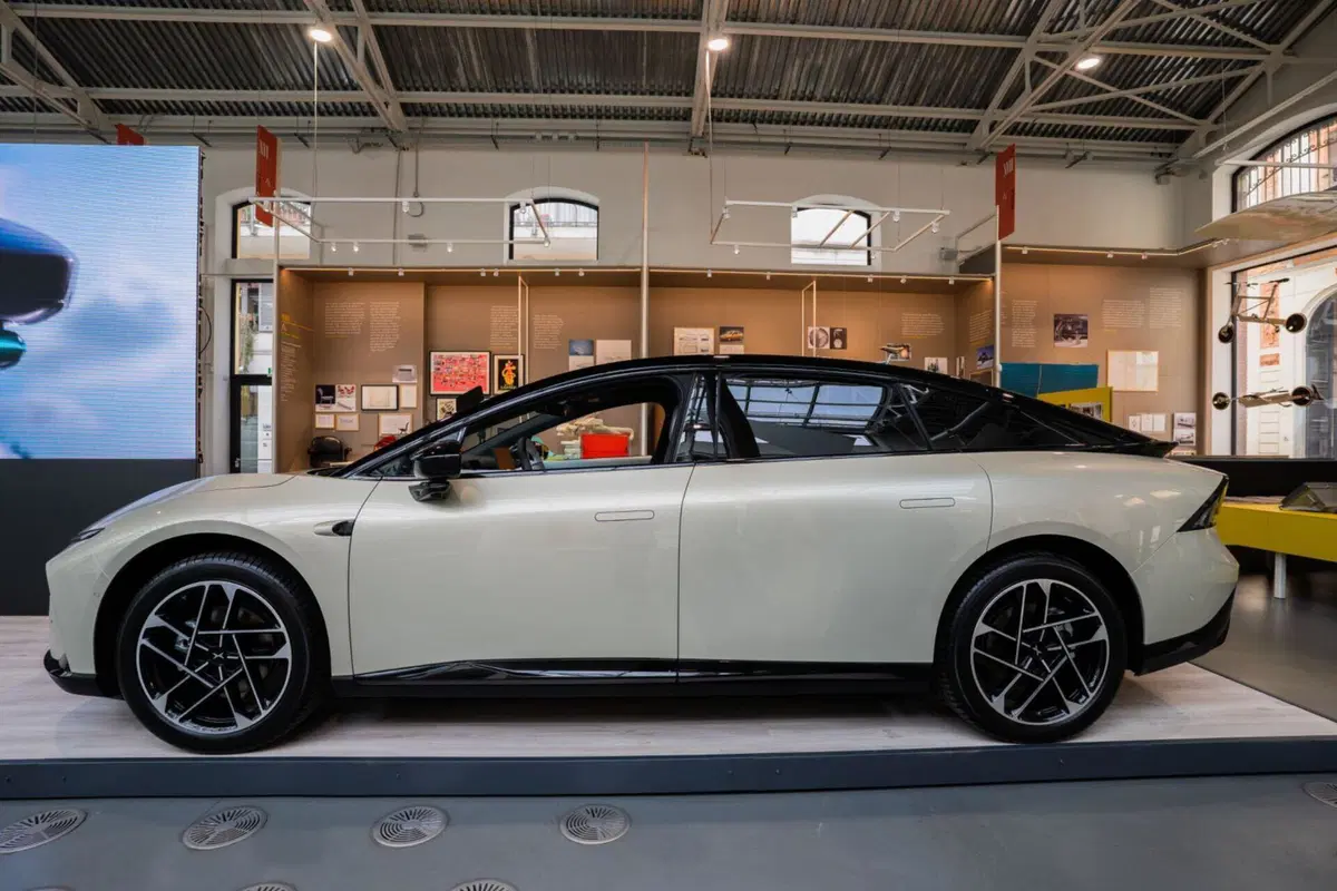 XPeng: a Milano il debutto ufficiale della berlina P7+, nuovi Suv e il nuovo robot umanoide  (15)