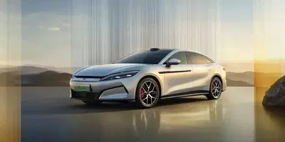 BYD lancia le elettriche che ricaricano 400 km in 5 minuti: costano 30.000 dollari e si chiamano Han L e Tang L