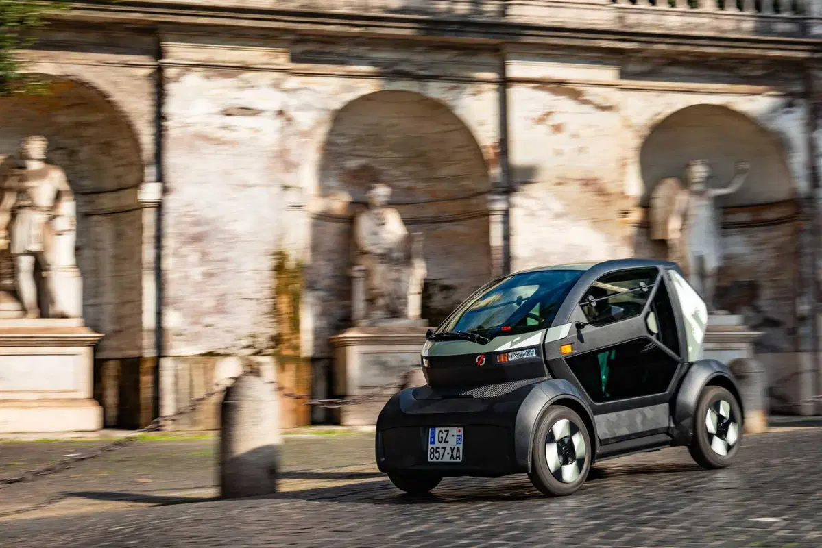 Renault Mobilize Duo per le strade di Roma (4)
