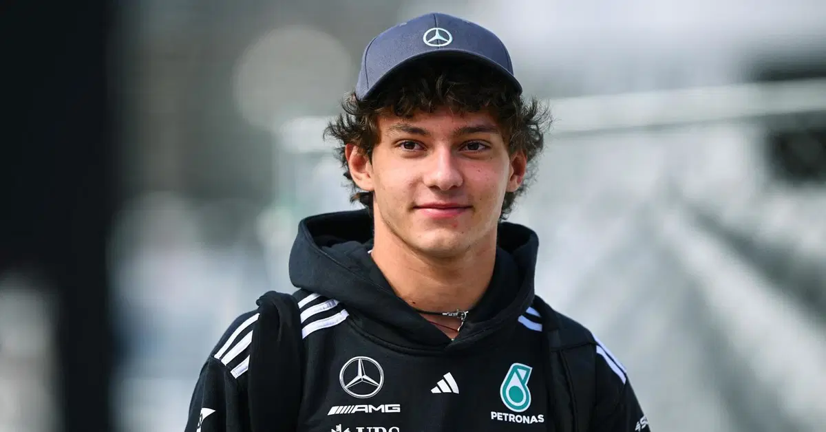 Andrea Kimi Antonelli: &ldquo;Passare da una microcar alla Mercedes-AMG GT 63 &egrave; come saltare dalla F4 alla F1&rdquo;. E svela perch&eacute; la pu&ograve; guidare da neopatentato