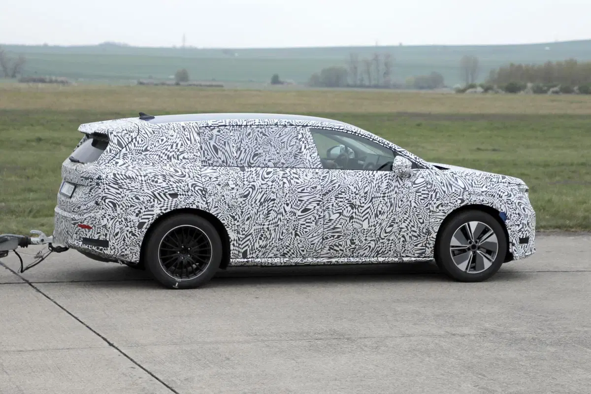 Skoda, in arrivo un nuovo SUV elettrico a 7 posti: oltre 600 km di autonomia (4)