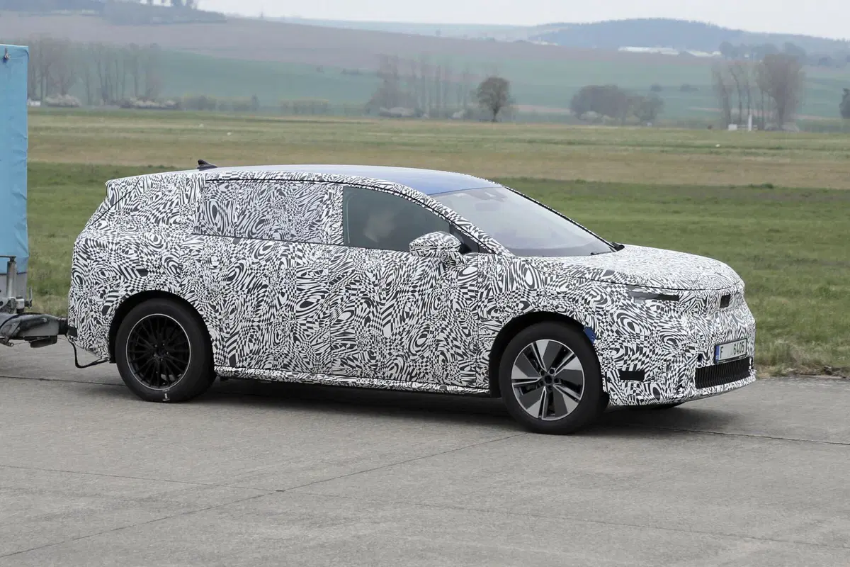 Skoda, in arrivo un nuovo SUV elettrico a 7 posti: oltre 600 km di autonomia (6)