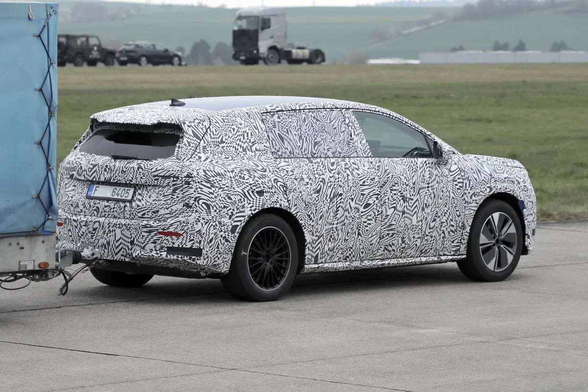 Skoda, in arrivo un nuovo SUV elettrico a 7 posti: oltre 600 km di autonomia (8)