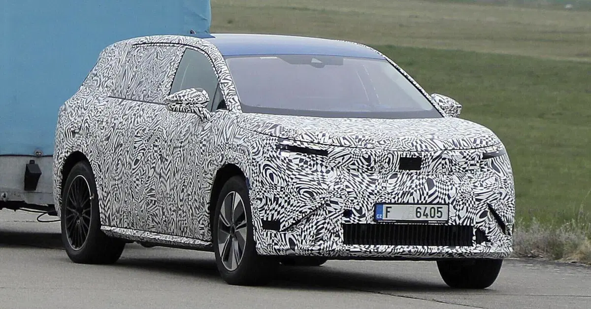 Skoda, in arrivo un nuovo SUV elettrico a 7 posti: oltre 600 km di autonomia [Foto Spia]