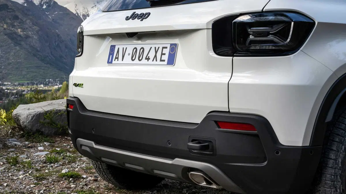 Jeep Avenger 1.2 turbo e-hybrid mhev The North Face 4xe 145cv edct6 (16)