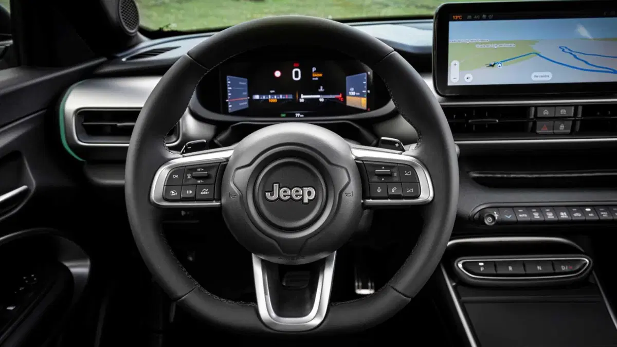 Jeep Avenger 1.2 turbo e-hybrid mhev The North Face 4xe 145cv edct6 (9)