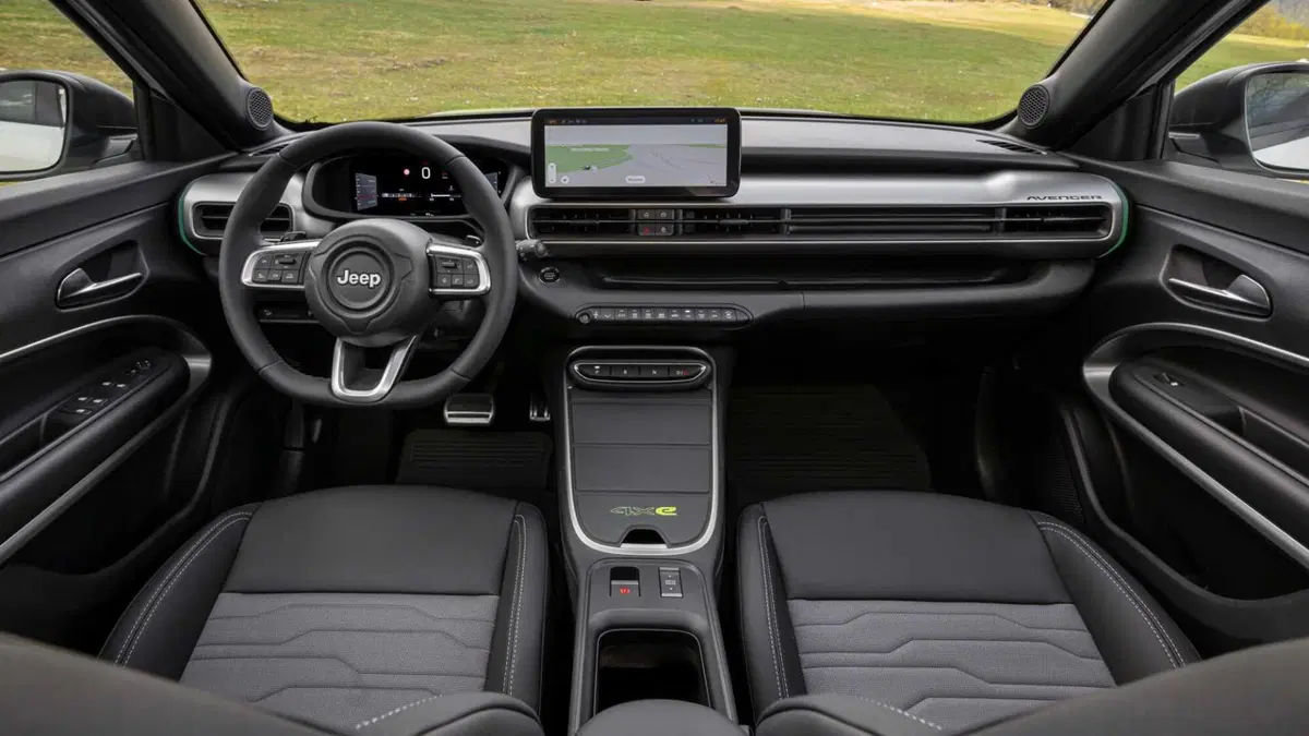 Jeep Avenger 1.2 turbo e-hybrid mhev Upland 4xe 145cv edct6 (8)