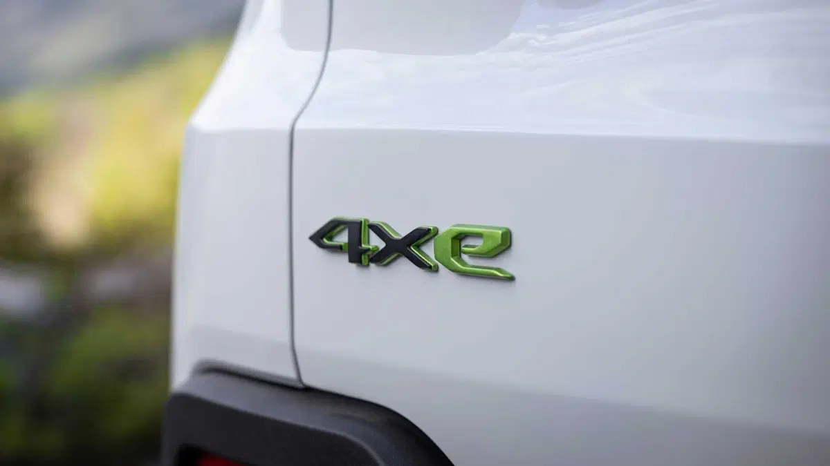 Jeep Avenger 1.2 turbo e-hybrid mhev Upland 4xe 145cv edct6 (15)