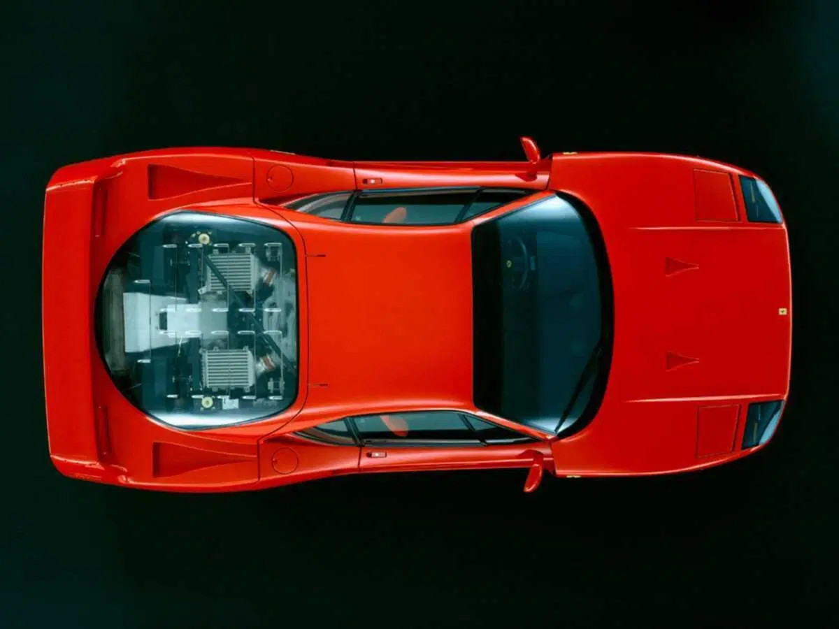 Ferrari F40: un'icona di ingegneria e prestazioni (4)