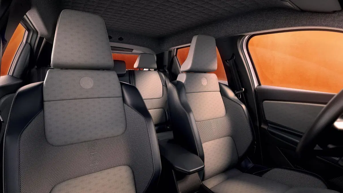Renault 5 elettrica ispirata a Roland Garros (dove ci sarà Jannik Sinner); il prezzo è notevole (2)