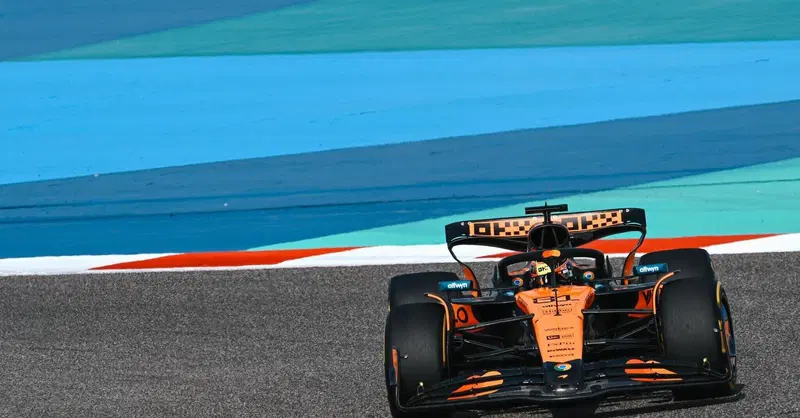 F1. Qualifiche GP Bahrain 2025: Piastri conquista la pole davanti a Russell, Leclerc ed Antonelli. Che delusione Norris, Verstappen ed Hamilton