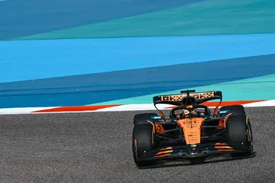 F1. Qualifiche GP Bahrain 2025: Piastri conquista la pole davanti a Russell, Leclerc ed Antonelli. Che delusione Norris, Verstappen ed Hamilton