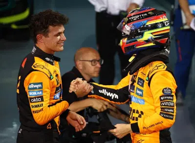 F1. GP Bahrain, Piastri non sbaglia di un millimetro e vince a Sakhir: 'Un weekend incredibile'. Norris pasticcia: 'Ho fatto errori soprattutto nei sorpassi'