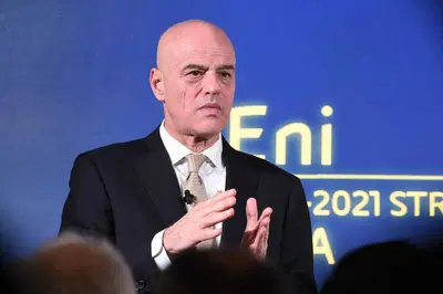 La Germania ha imposto le elettriche ma va a carbone: l'AD dell'ENI dice le cose come stanno