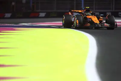 F1. GP Arabia Saudita, McLaren regola con Norris e Piastri le FP2 di Jeddah. Verstappen 3&deg; davanti a Leclerc. Hamilton in difficolt&agrave;
