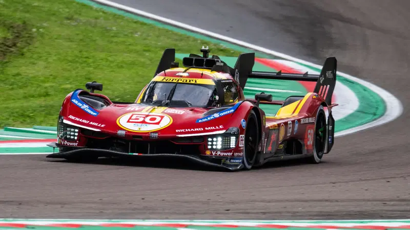WEC. 6H di Imola, Libere 3: Ferrari al comando in mezzo al caos