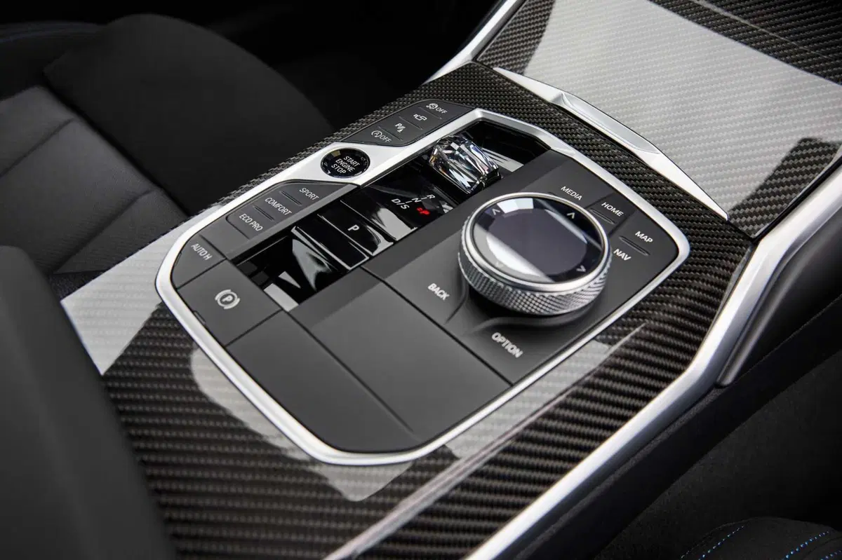 Nuova BMW Serie 3: le immagini degli interni (2)
