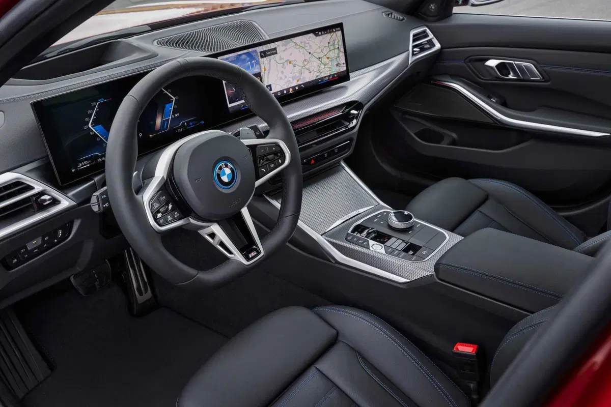 Nuova BMW Serie 3: le immagini degli interni (4)