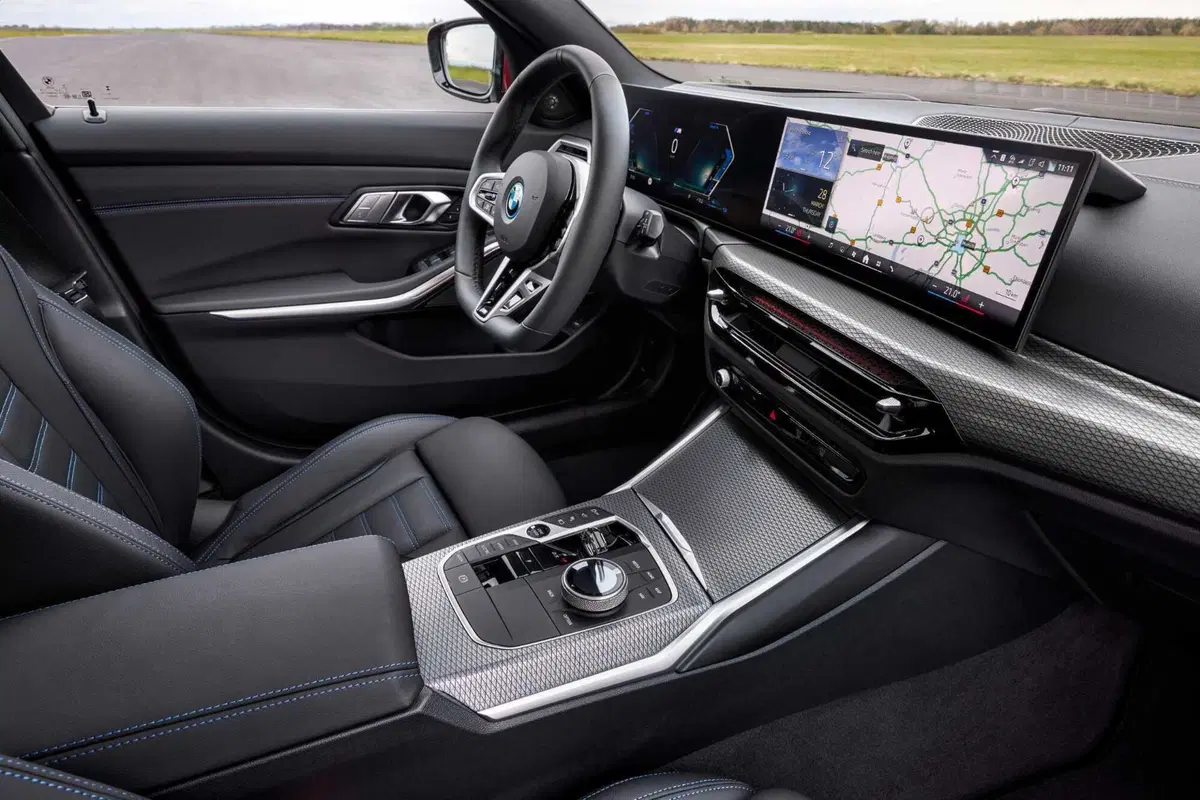 Nuova BMW Serie 3: le immagini degli interni (5)