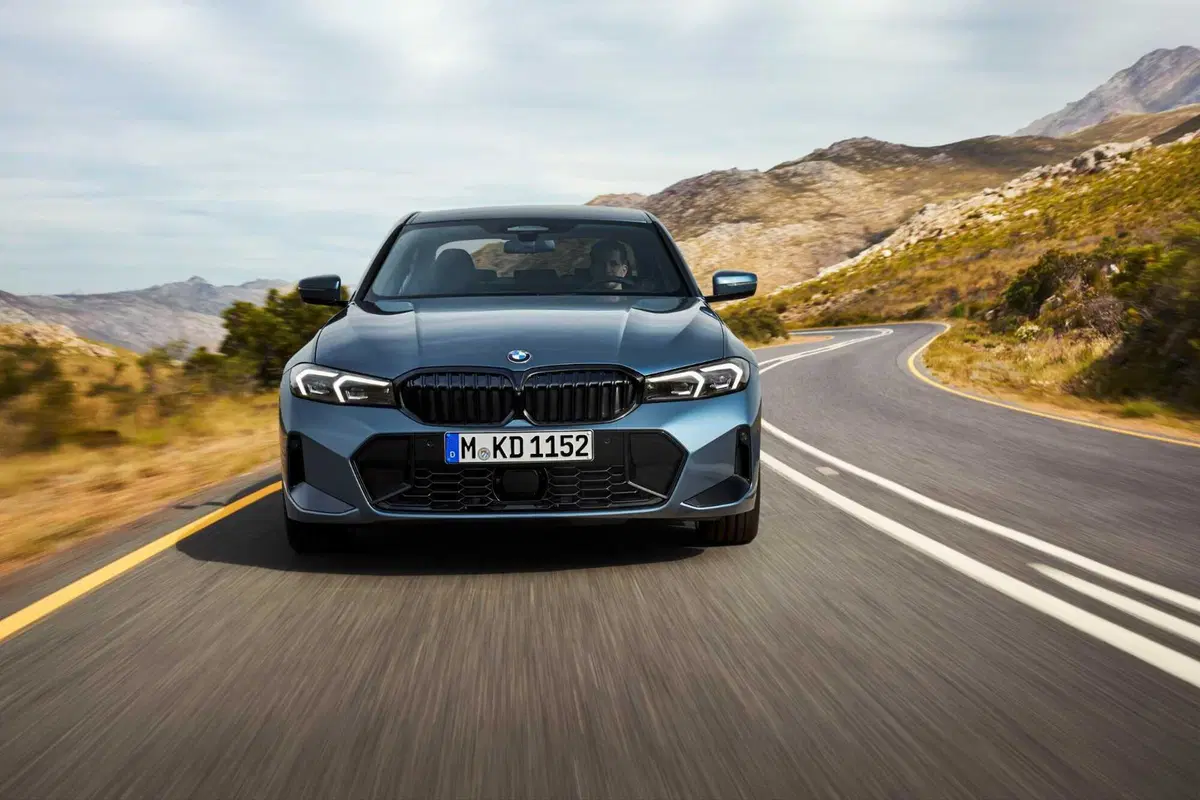 Nuova BMW Serie 3: le immagini degli esterni (6)