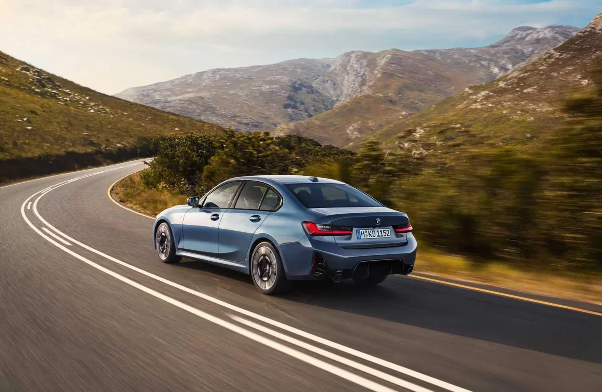 Nuova BMW Serie 3: le immagini degli esterni (7)