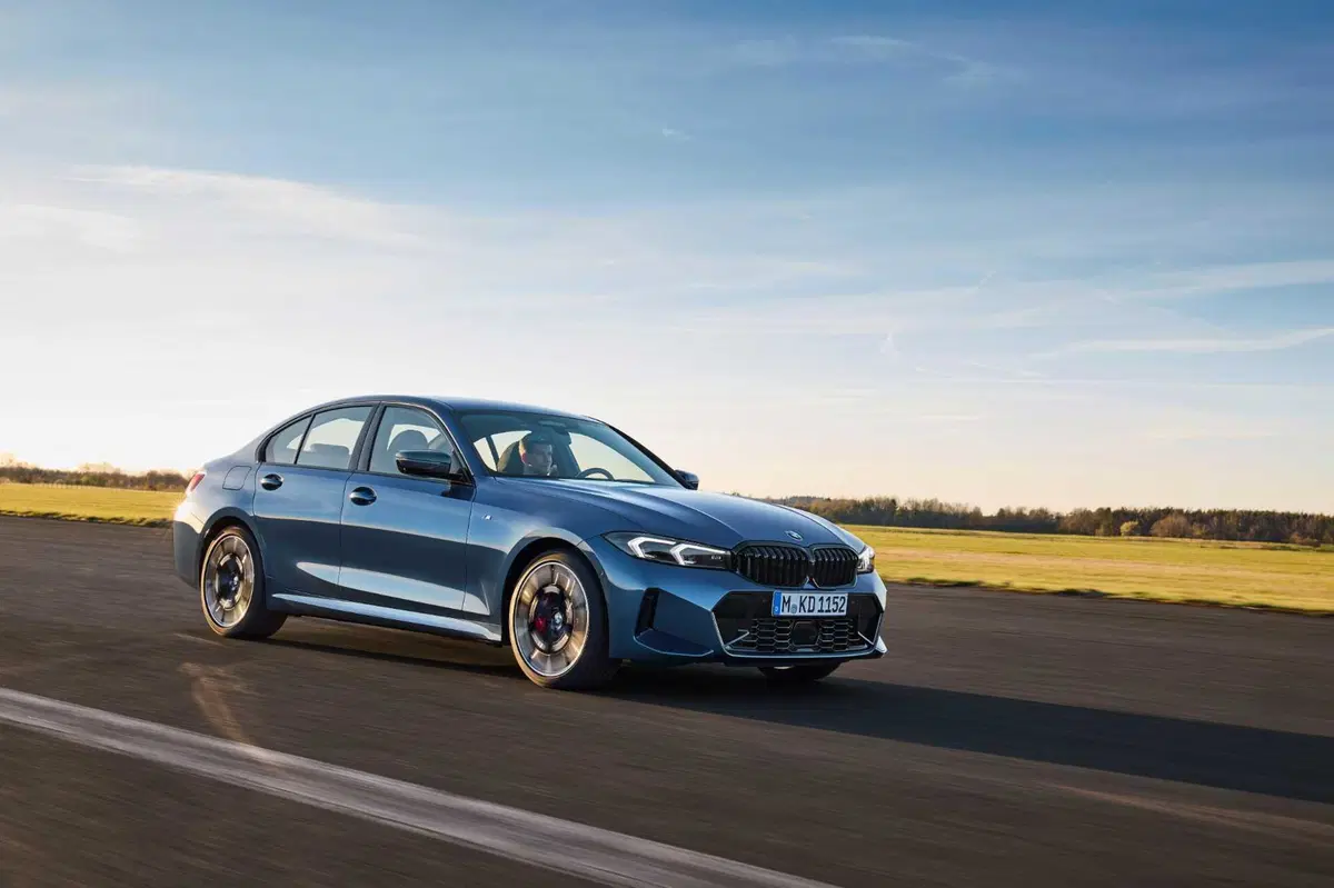Nuova BMW Serie 3: le immagini degli esterni (9)