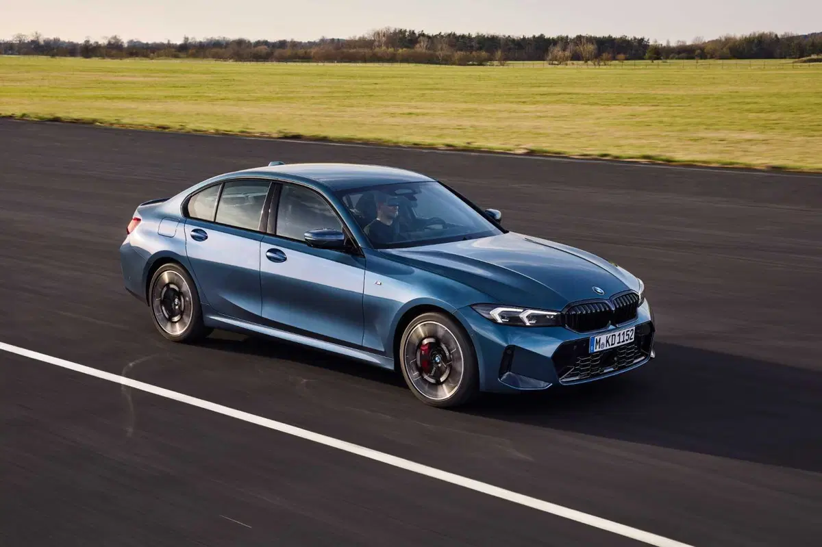 Nuova BMW Serie 3: le immagini degli esterni (10)