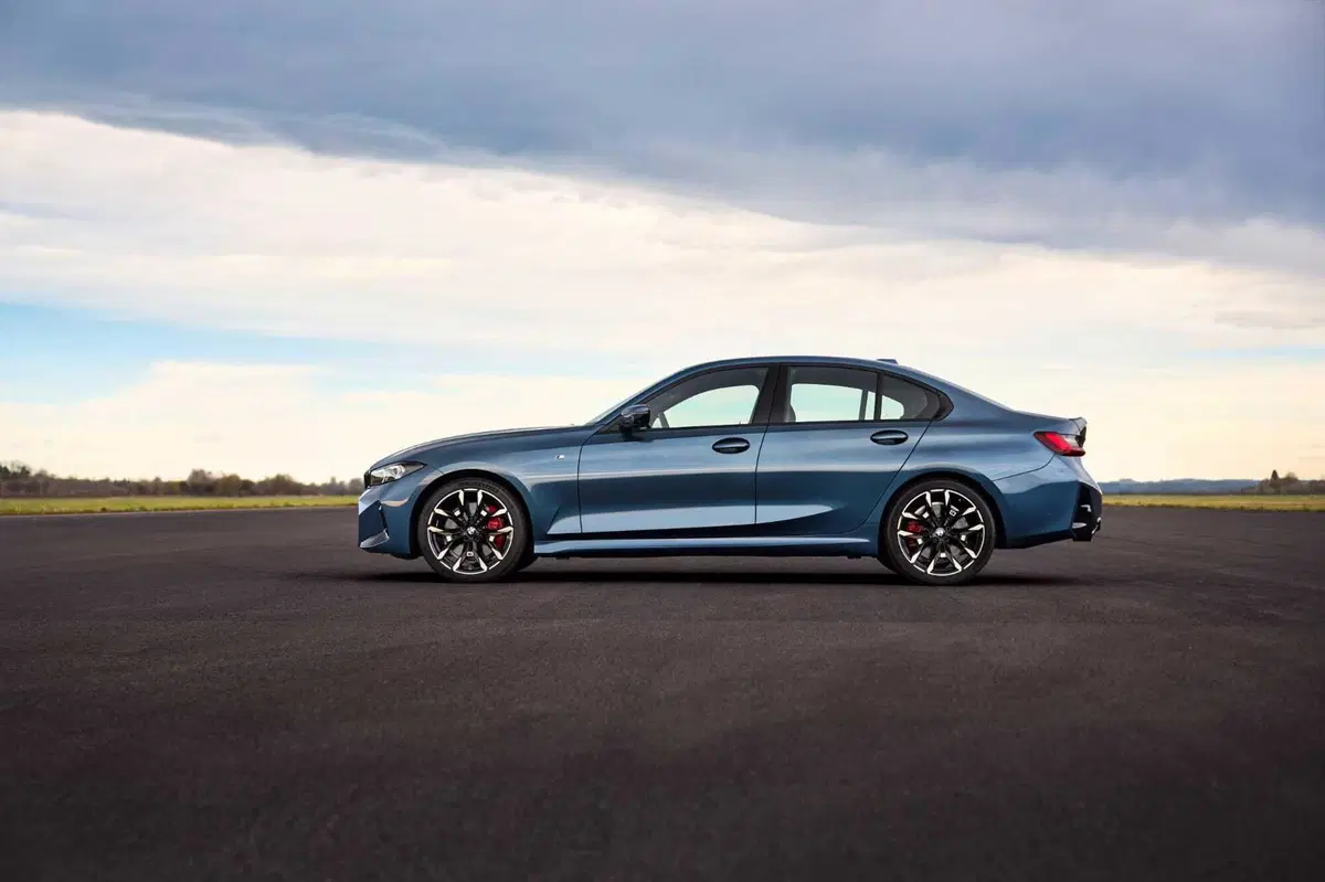 Nuova BMW Serie 3: le immagini degli esterni (16)