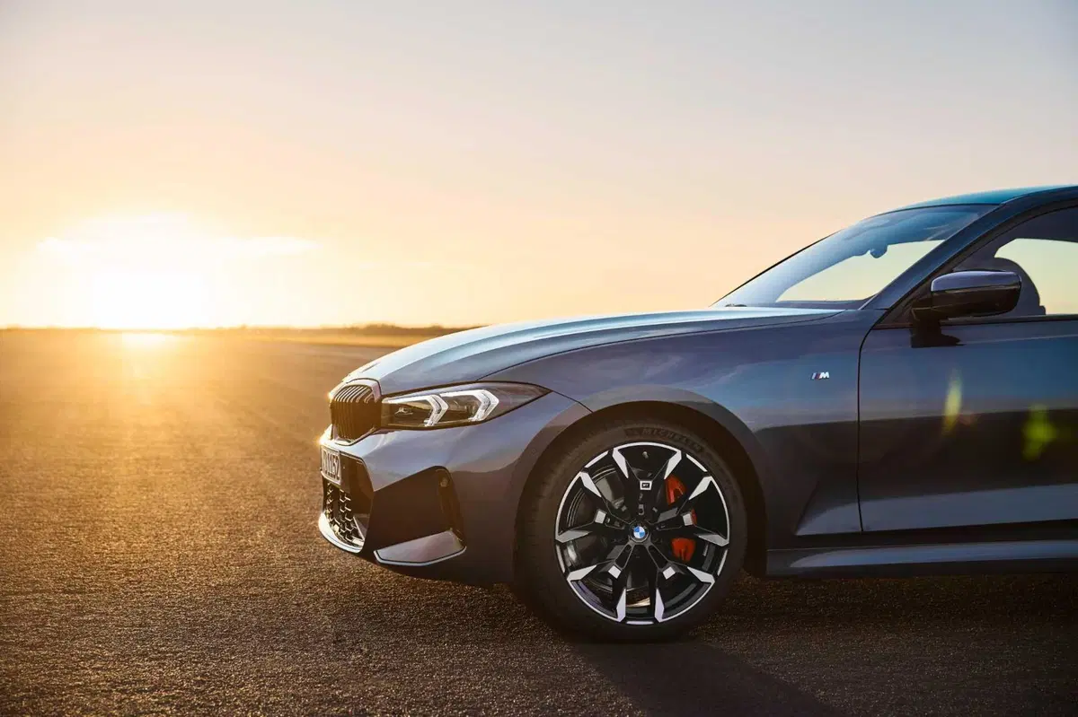 Nuova BMW Serie 3: le immagini degli esterni (17)