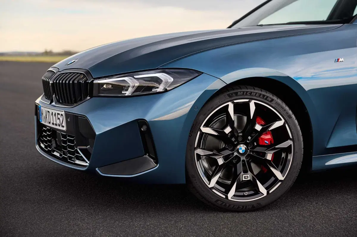 Nuova BMW Serie 3: le immagini degli esterni (19)