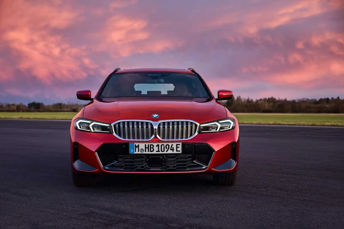 Nuova BMW Serie 3: le immagini degli esterni (27)