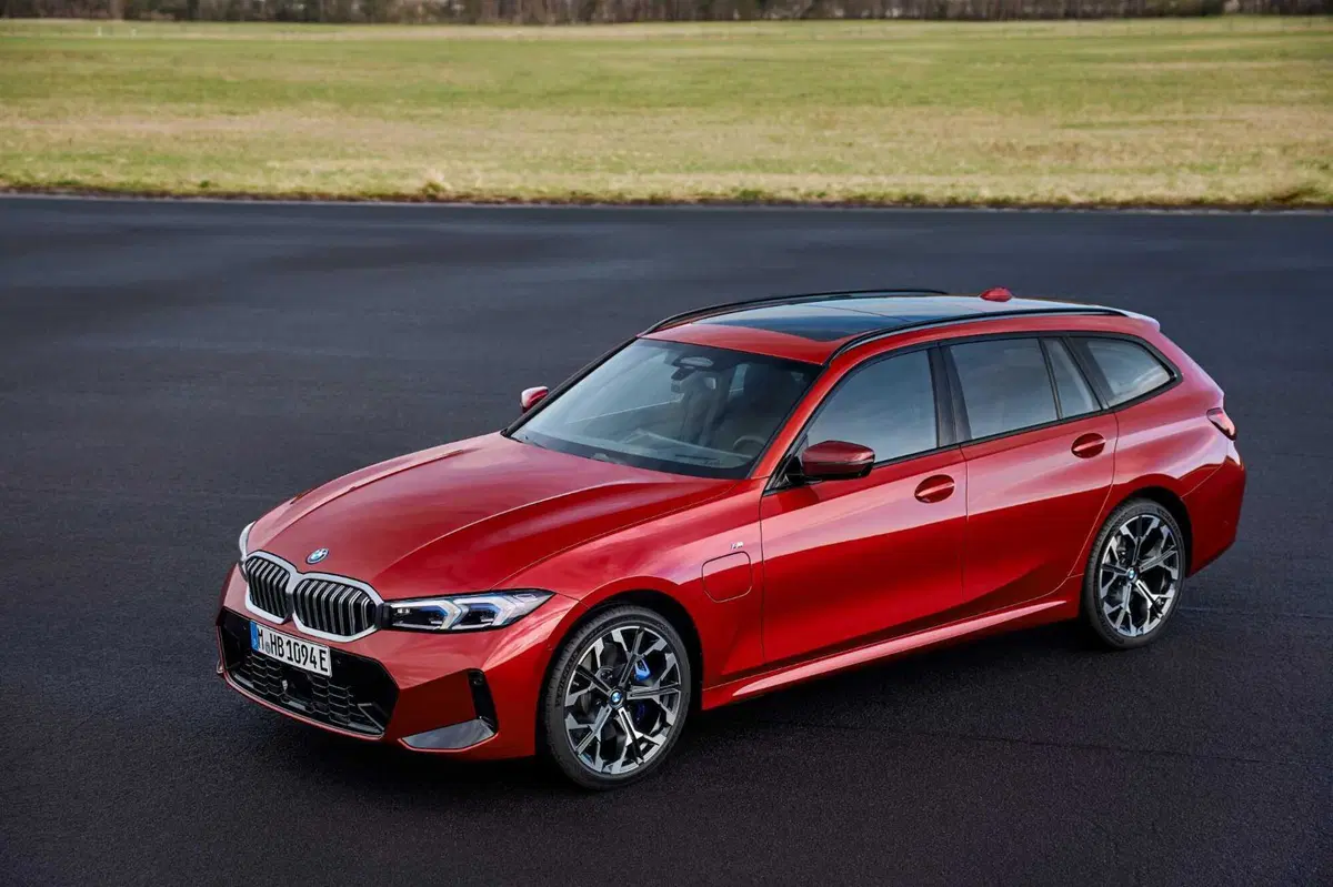 Nuova BMW Serie 3: le immagini degli esterni (30)
