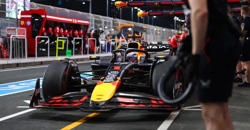 F1. Qualifiche GP Arabia Saudita: super pole per Verstappen che argina Piastri. Norris nel muro nel Q3