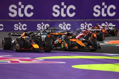 F1. GP Arabia Saudita 2025: Piastri batte Verstappen a Jeddah. Primo podio stagionale per la Ferrari con Leclerc 3&deg;