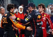 F1. GP Arabia Saudita, Piastri festeggia: La penalità di Max è valsa l’esito della gara. Verstappen lapidario