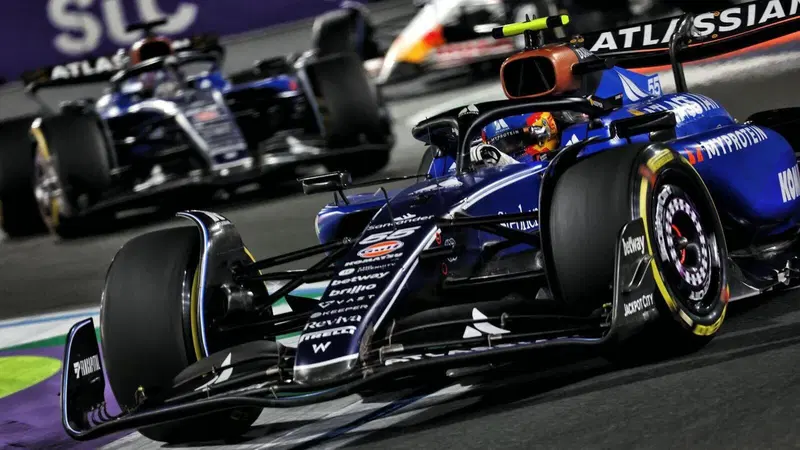 F1. GP Arabia Saudita, Sainz: "A differenza degli altri che hanno cambiato team, ho trovato subito la mia confort zone grazie ad Albon"