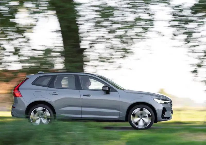 VOLVO Veicoli Commerciali XC60 (3)