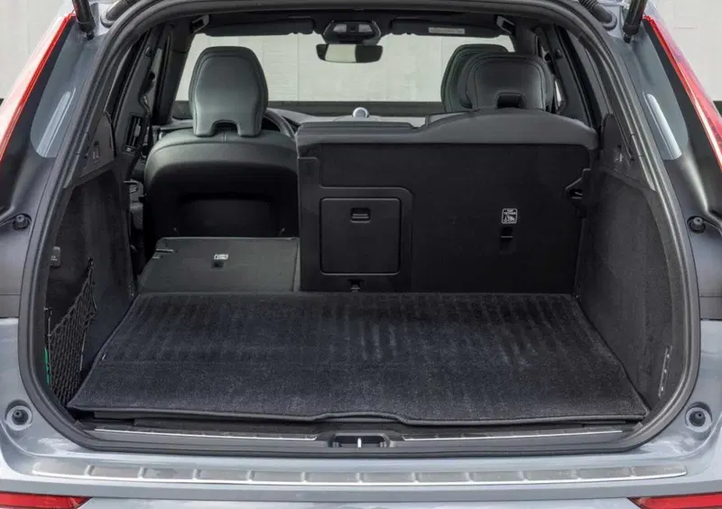 VOLVO Veicoli Commerciali XC60 (13)