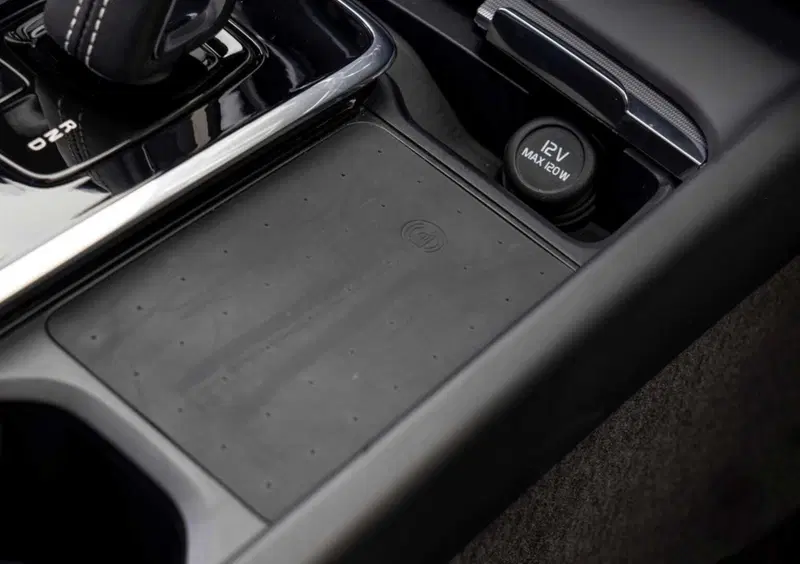 VOLVO Veicoli Commerciali XC60 (16)