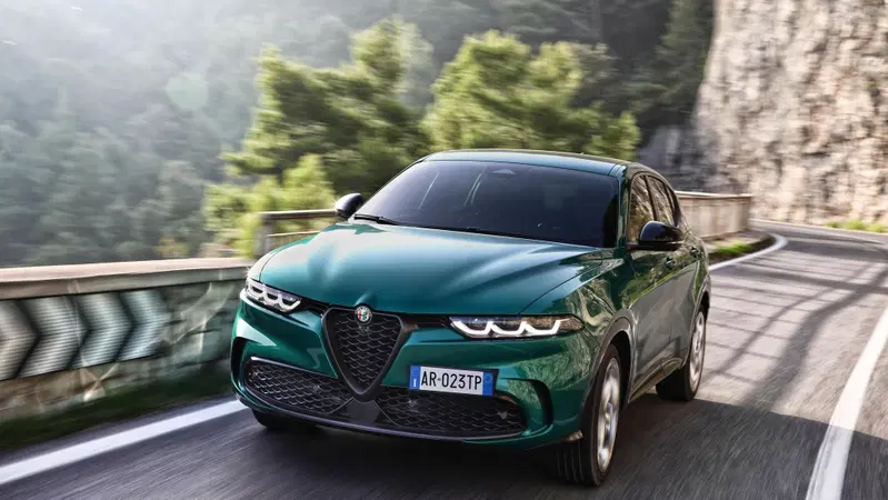 Alfa Romeo Tonale: richiamo per un difetto alla telecamera di retromarcia