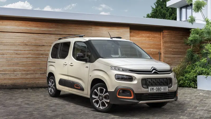 Citroen: richiamo motori PureTech 1.2 e 1.5 BlueHDI che si spengono per C4, C4X, Berlingo, Space Tourer e Jumpy