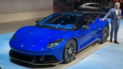BYD Denza Z a Shanghai 2025: fatti avanti Porsche, io costo la met&agrave;