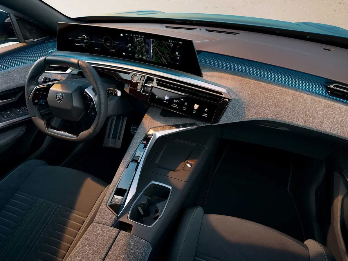 Nuova Peugeot 3008: le immagini degli interni (4)