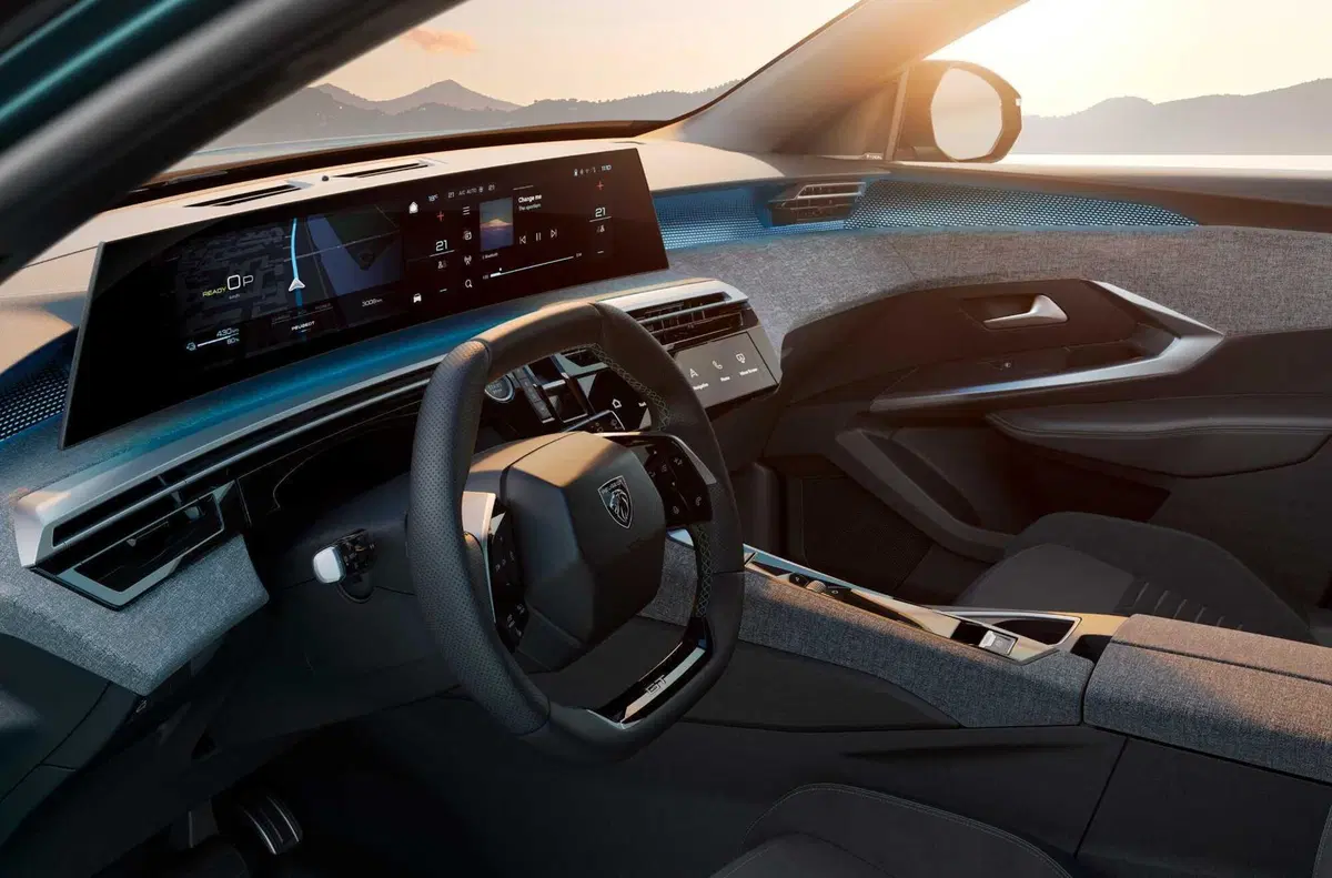 Nuova Peugeot 3008: le immagini degli interni (5)