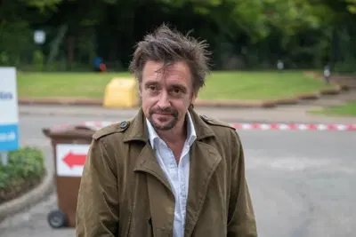 Richard Hammond censura i "restauri miracolosi" di famosi youtuber: Ferrari, McLaren, Viper 