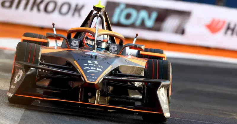 Ufficiale: McLaren abbandona la Formula E al termine della Season 11. Obiettivo Tripla Corona