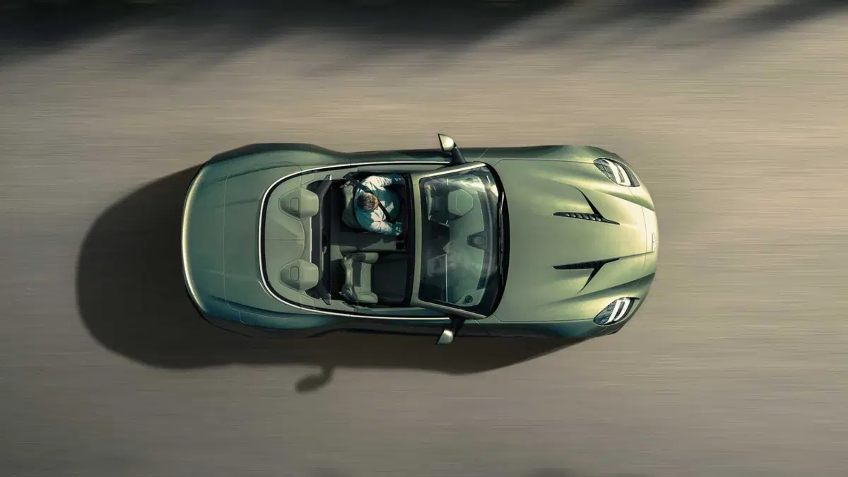 Aston Martin Vanquish Volante (2025-->>) (6)