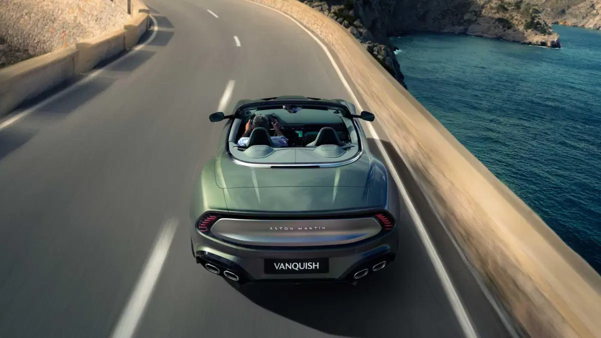 Aston Martin Vanquish Volante (2025-->>) (7)