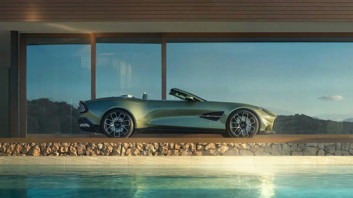 Aston Martin Vanquish Volante (2025-->>) (3)