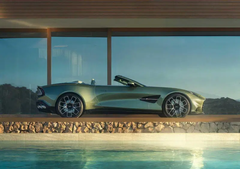 Aston Martin Vanquish Volante (3)